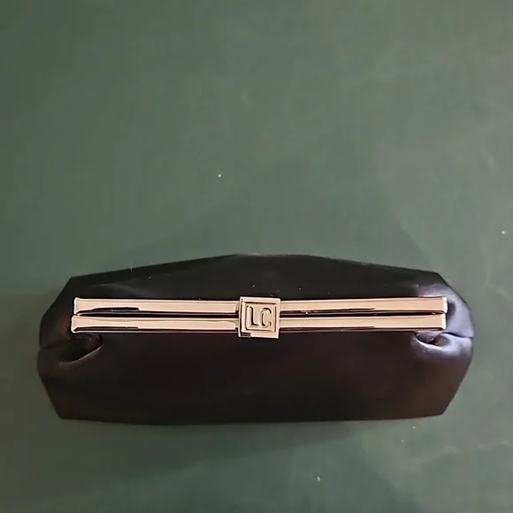 Cute Black Purse - Picture 9 of 9